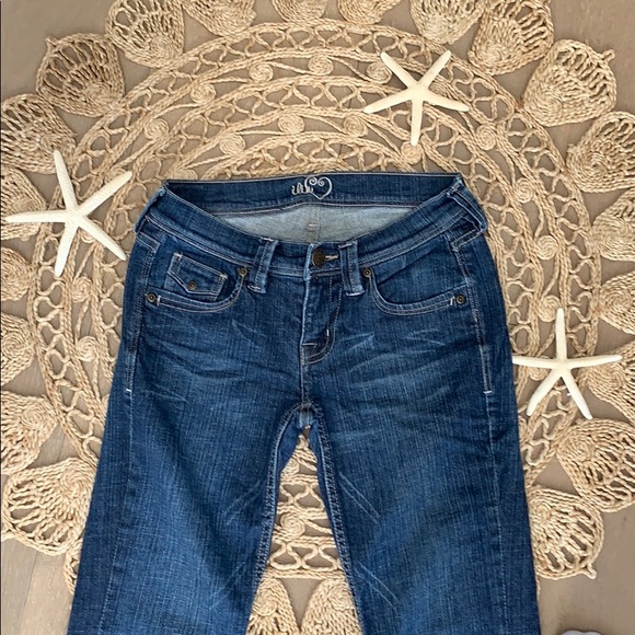 Bundle up with two pair of Dark wash jeans - Picture 4 of 11